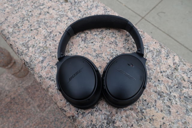 The Bose QuietComfort 35 II is an excellent pair of wireless noise-cancelling headphones.