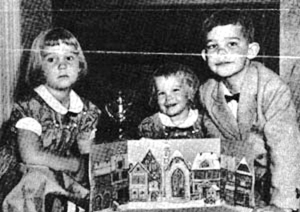 Eisenhower’s grandchildren with an Advent calendar, published in Newsweek in 1953