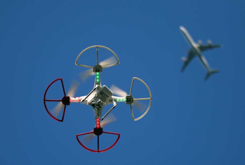 FAA finally sets rules for piloting small drones