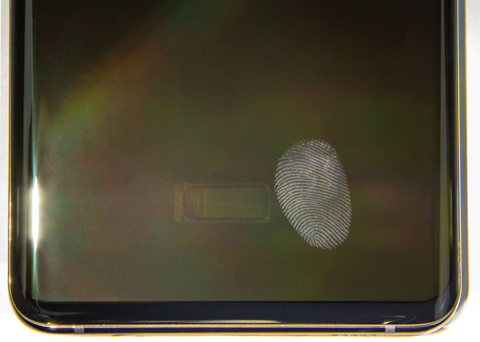 Qualcomm's first-gen sensor in the Galaxy S10, next to a fingerprint. The S20 had the same sensor. 